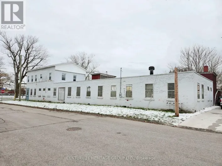 203 NIAGARA BOULEVARD, Fort Erie