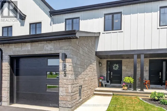 203 PEACOCK DRIVE, Russell