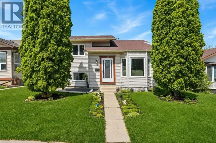 203 Shawglen Road SW, Calgary