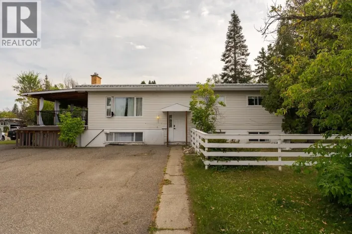 House for sale: 203 WATSON CRESCENT, Prince George