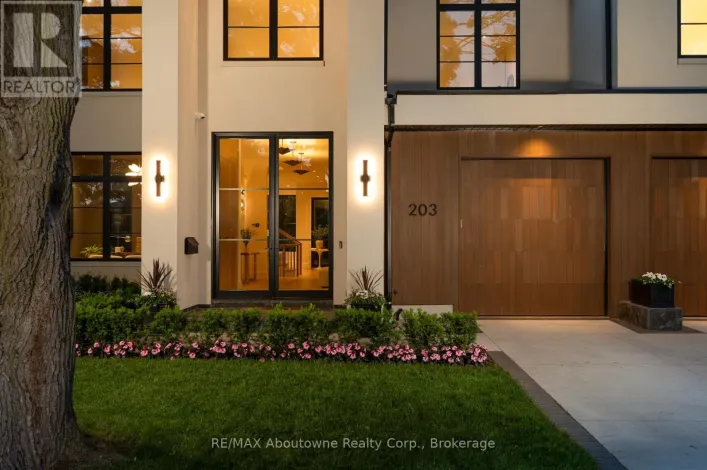 203 WEYBOURNE ROAD, Oakville