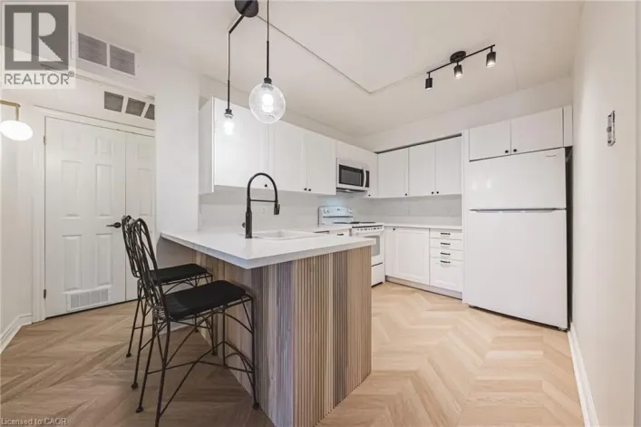 2030 CLEAVER Avenue Unit# 206, Burlington