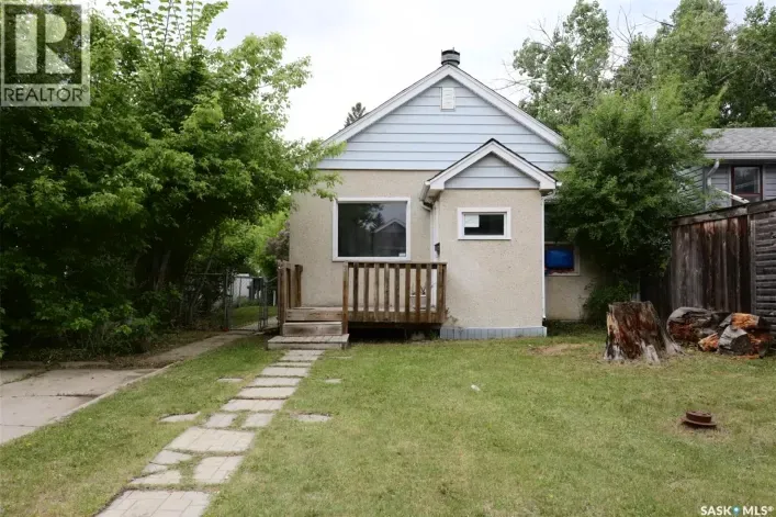 House for sale: 2030 queen STREET, Regina