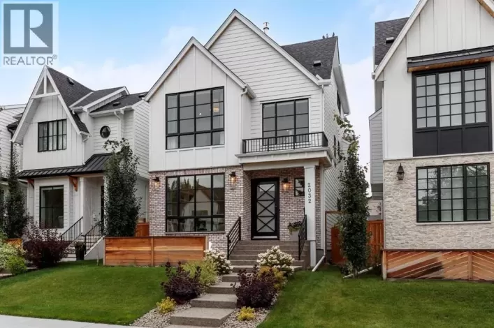 2032 41 Avenue SW, Calgary