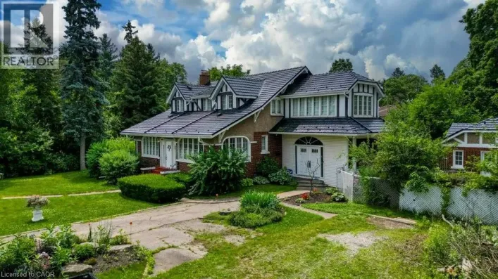 2032 CORONATION Boulevard, Cambridge