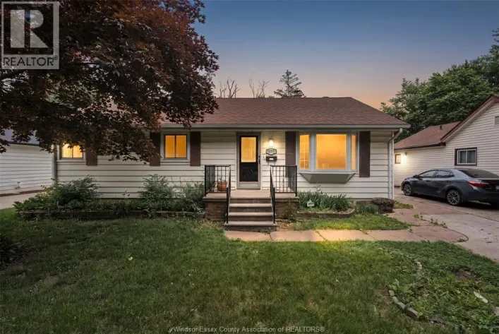 2032 FORD BOULEVARD, Windsor
