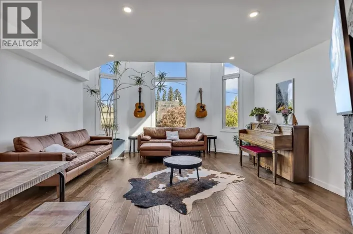 2033 21 Avenue SW, Calgary