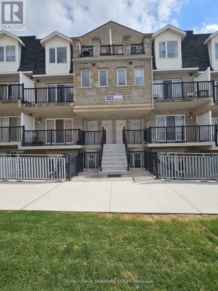2033 - 3025 FINCH AVENUE W, Toronto