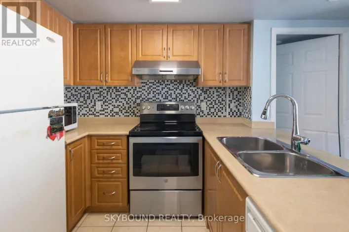 2033 - 3043 FINCH AVENUE W, Toronto