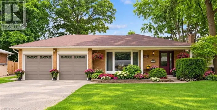 2033 SAXON Road, Oakville