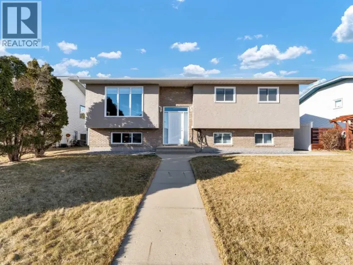 2034 Hatcher Drive NE, Medicine Hat