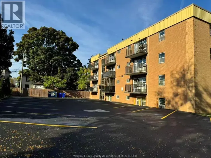 2035 UNIVERSITY AVENUE West Unit# 406, Windsor