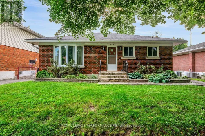2038 ARCH STREET, Ottawa