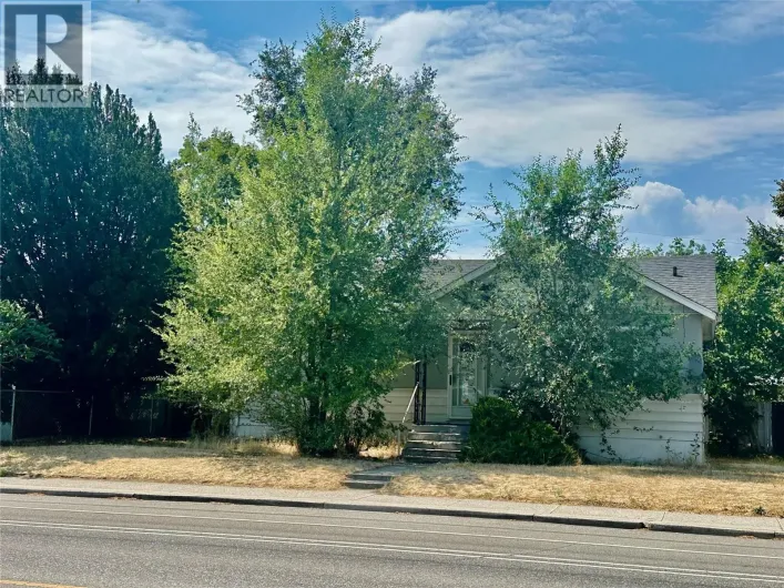2038 Richter Street, Kelowna