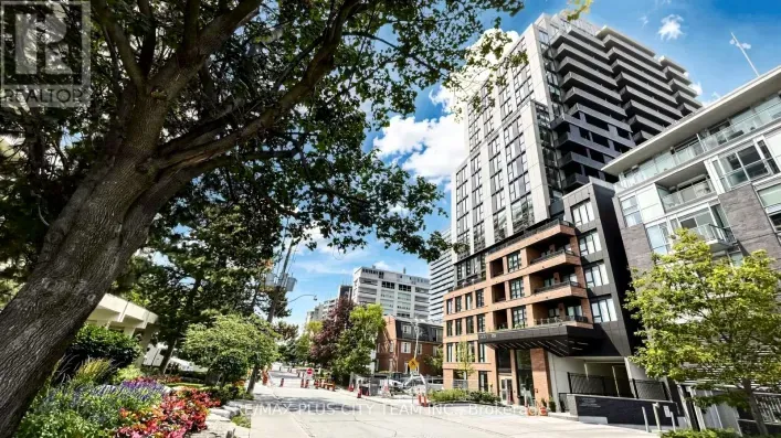 Apartment for rent: 204 - 109 ERSKINE AVENUE, Toronto