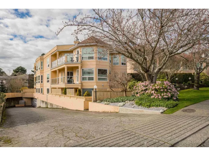 204 1255 BEST STREET, White Rock