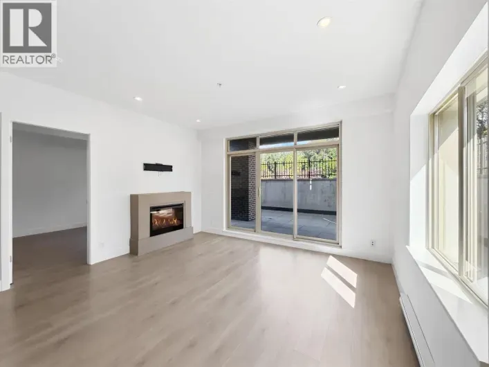 204 1273 MARINE DRIVE, North Vancouver
