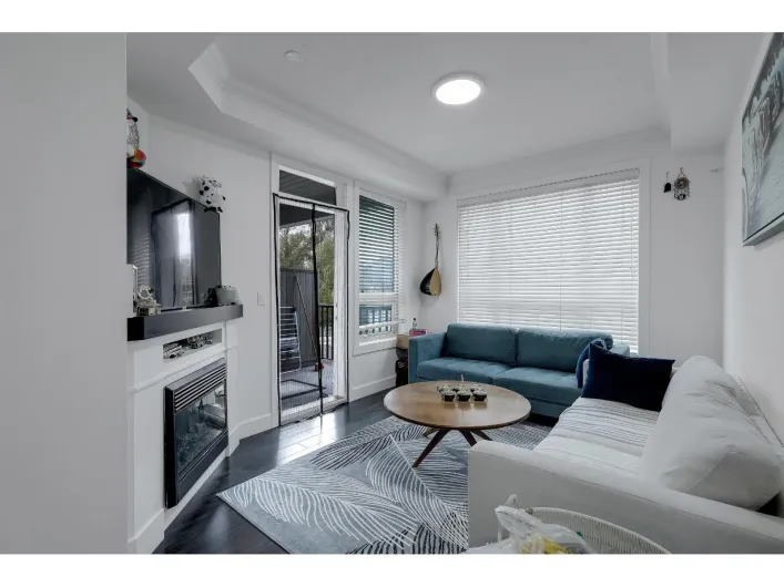 204 13897 FRASER HIGHWAY, Surrey