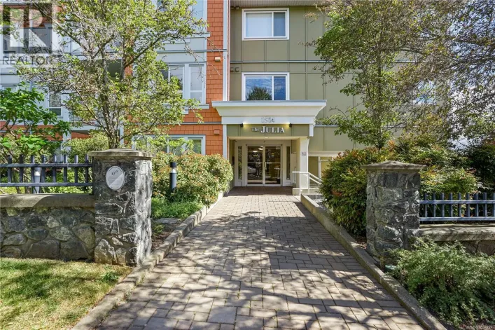 204 1514 Church Ave, Saanich