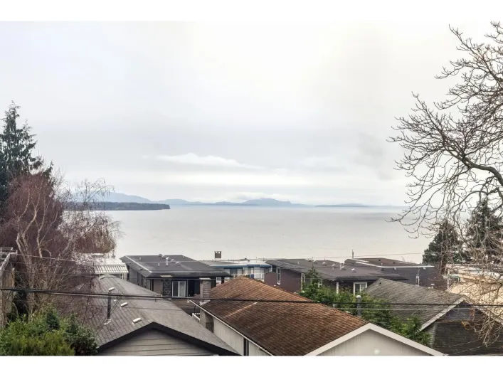 204 15176 BUENA VISTA AVENUE, White Rock