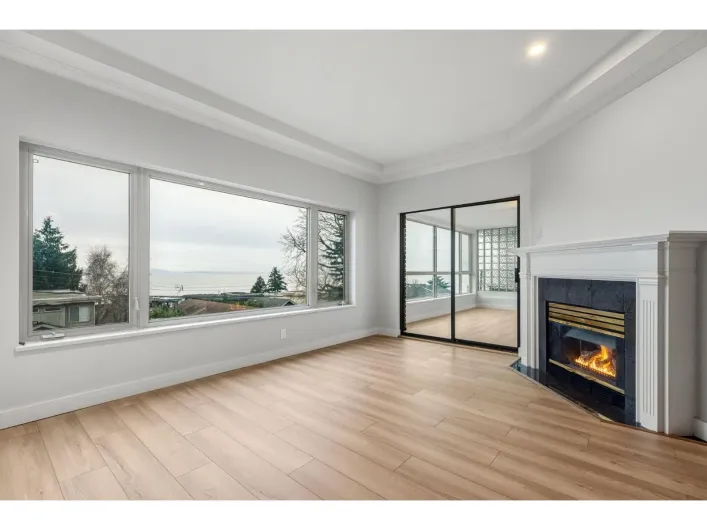 204 15176 BUENA VISTA AVENUE, White Rock