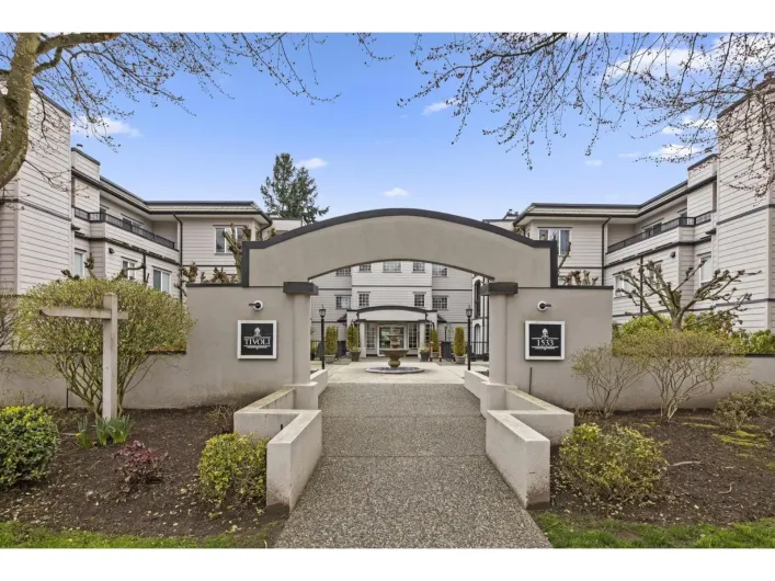 204 1533 BEST STREET, White Rock