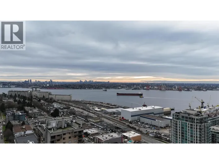 204 155 E 3RD STREET, North Vancouver