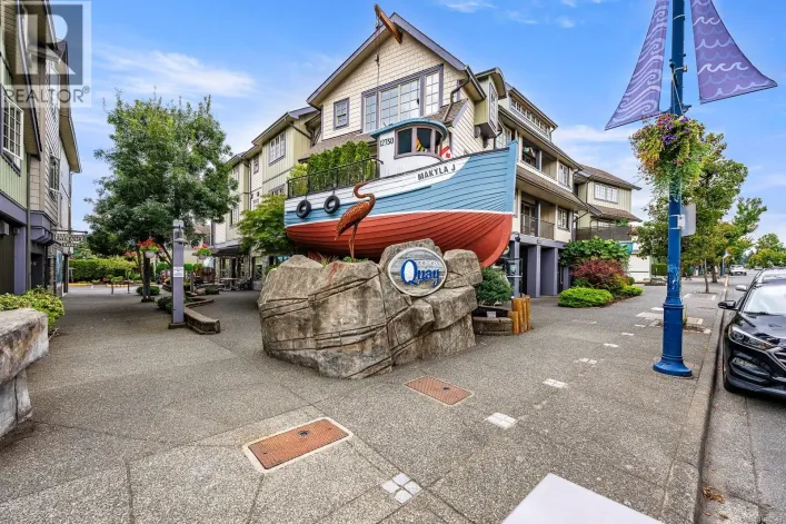 204 1705 Comox Ave, Comox