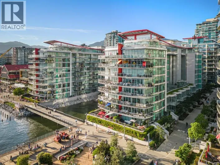 204 175 VICTORY SHIP WAY, North Vancouver