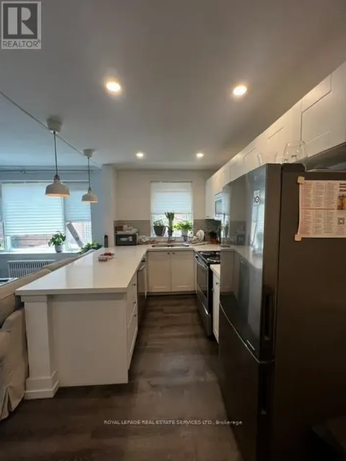 204 - 18 ANGLESEY BOULEVARD, Toronto