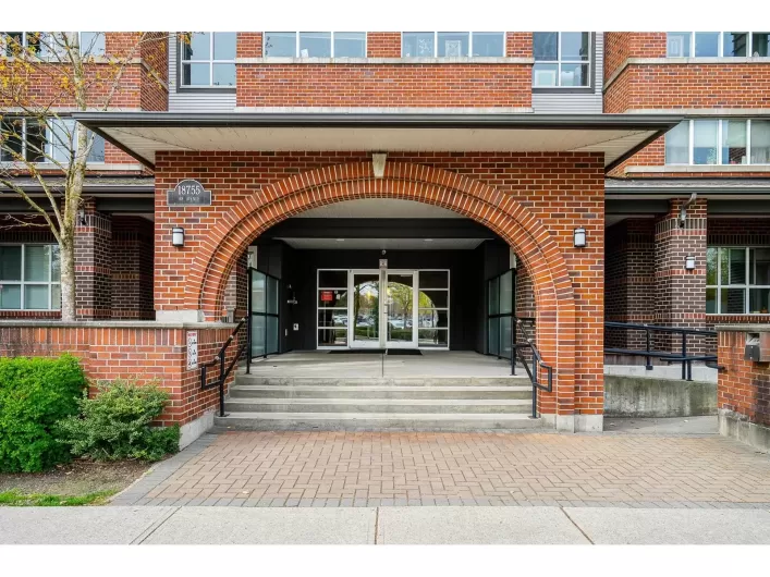 204 18755 68 AVENUE, Surrey