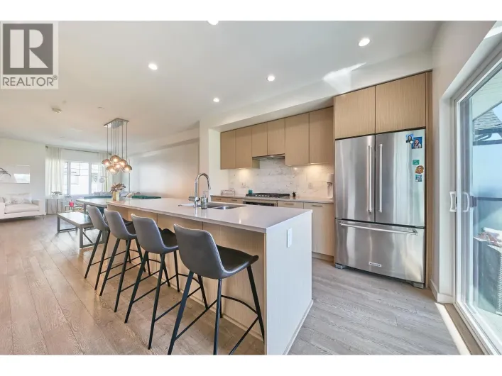 204 19451 SUTTON AVENUE, Pitt Meadows