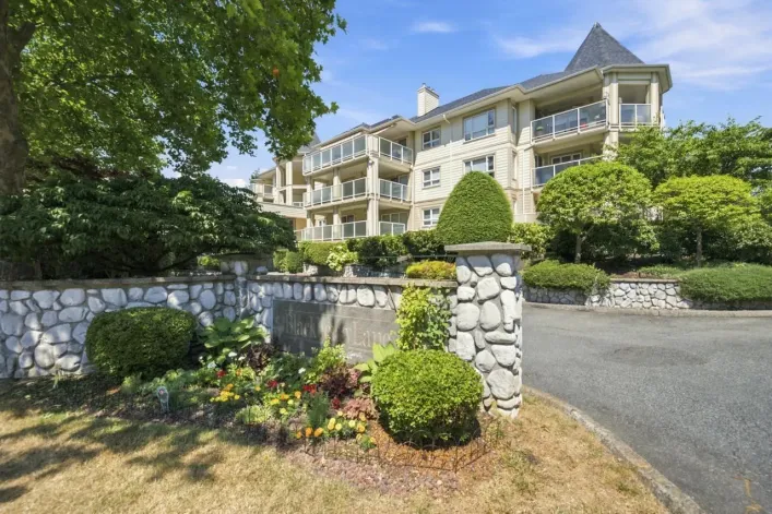 204 20125 55A AVENUE, Langley