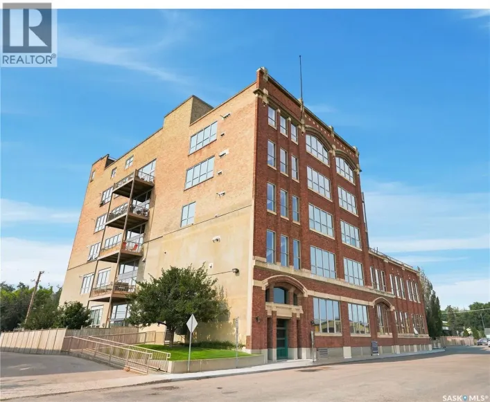 Apartment for sale: 204 211 D AVENUE N, Saskatoon