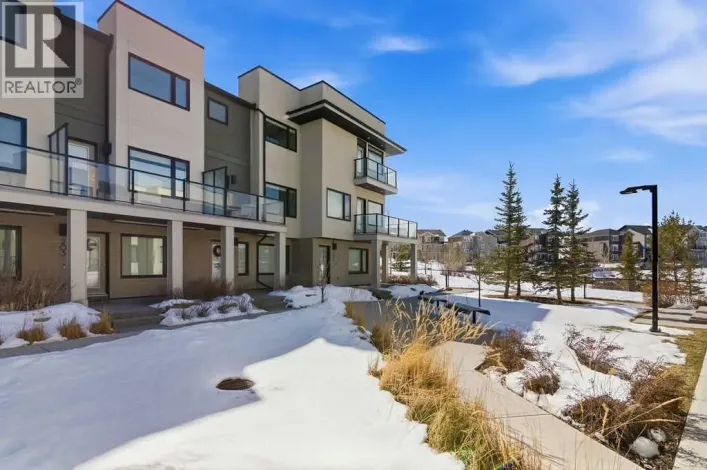 204, 218 Sherwood Square NW, Calgary