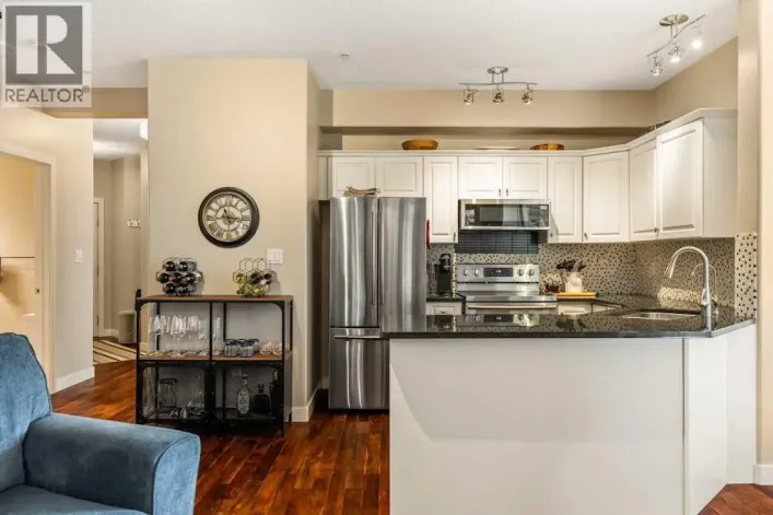 204, 2419 Erlton Road SW, Calgary