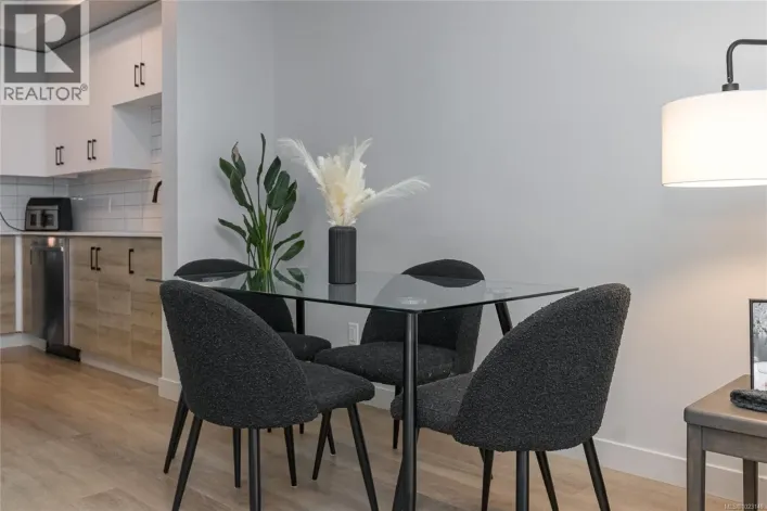 204 2465 Gateway Rd, Langford