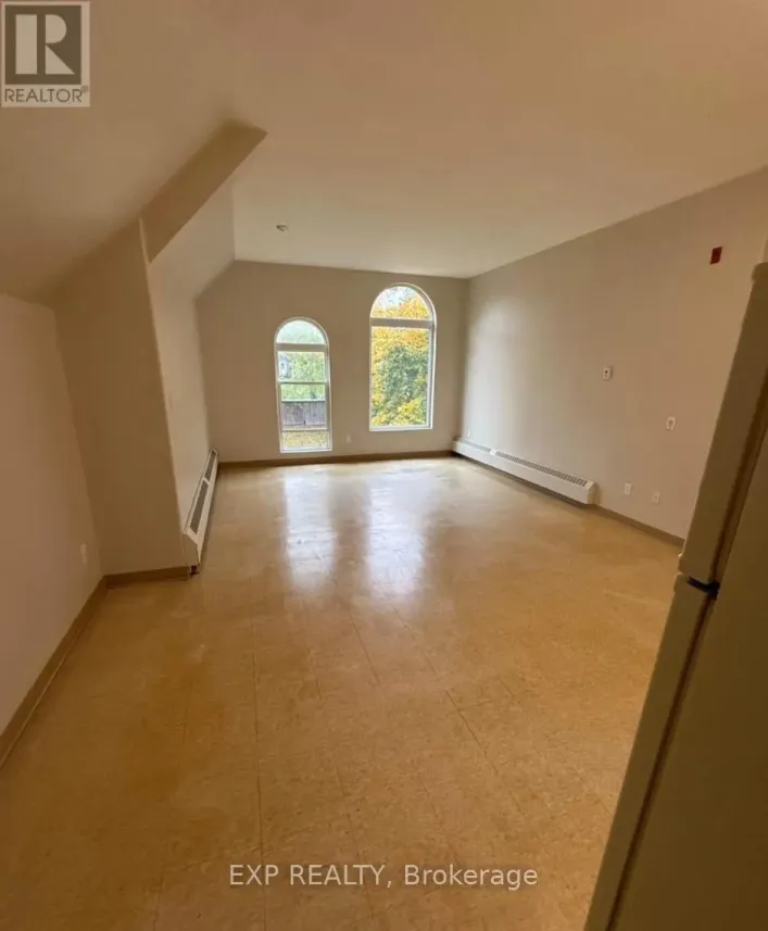 204 - 25 WINNIETT STREET, Woodstock