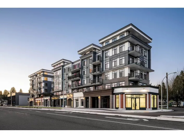 204 33820 SOUTH FRASER WAY, Abbotsford