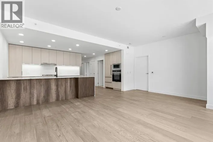 204 3590 W 39TH AVENUE, Vancouver