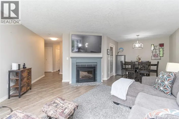 204 3931 Shelbourne St, Saanich