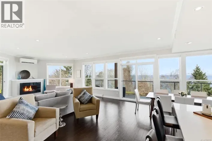204 439 College Rd, Qualicum Beach
