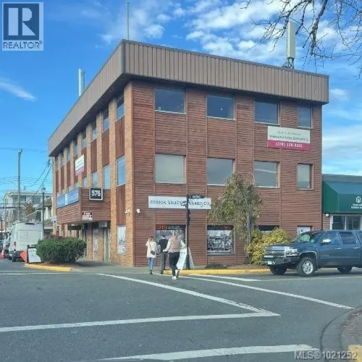 204 576 England Ave, Courtenay