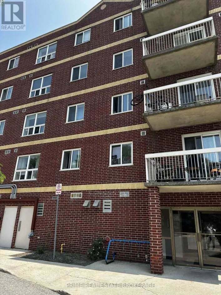204 - 626 FIRST STREET, London East