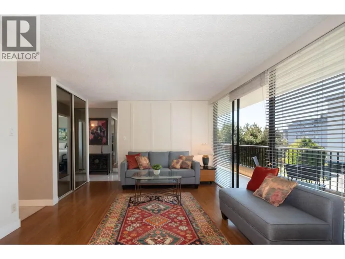 204 650 16TH STREET, West Vancouver