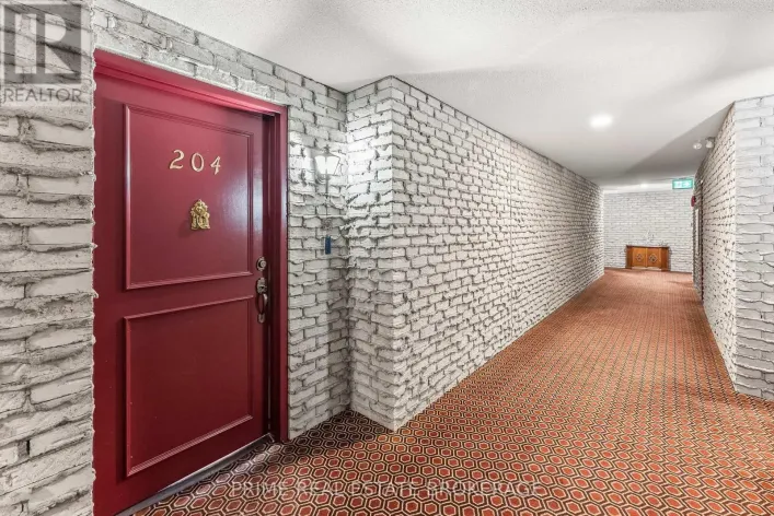 204 - 693 WINDERMERE ROAD N, London North