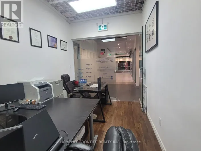 Retail for sale: 204 - 7181 YONGE STREET, Markham