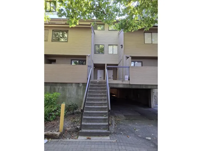 204 8020 COLONIAL DRIVE, Richmond
