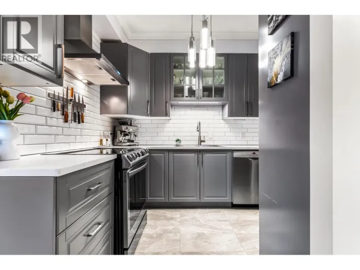 204 815 FIRST STREET, New Westminster