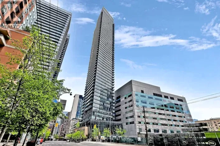 204 - 832 BAY STREET, Toronto